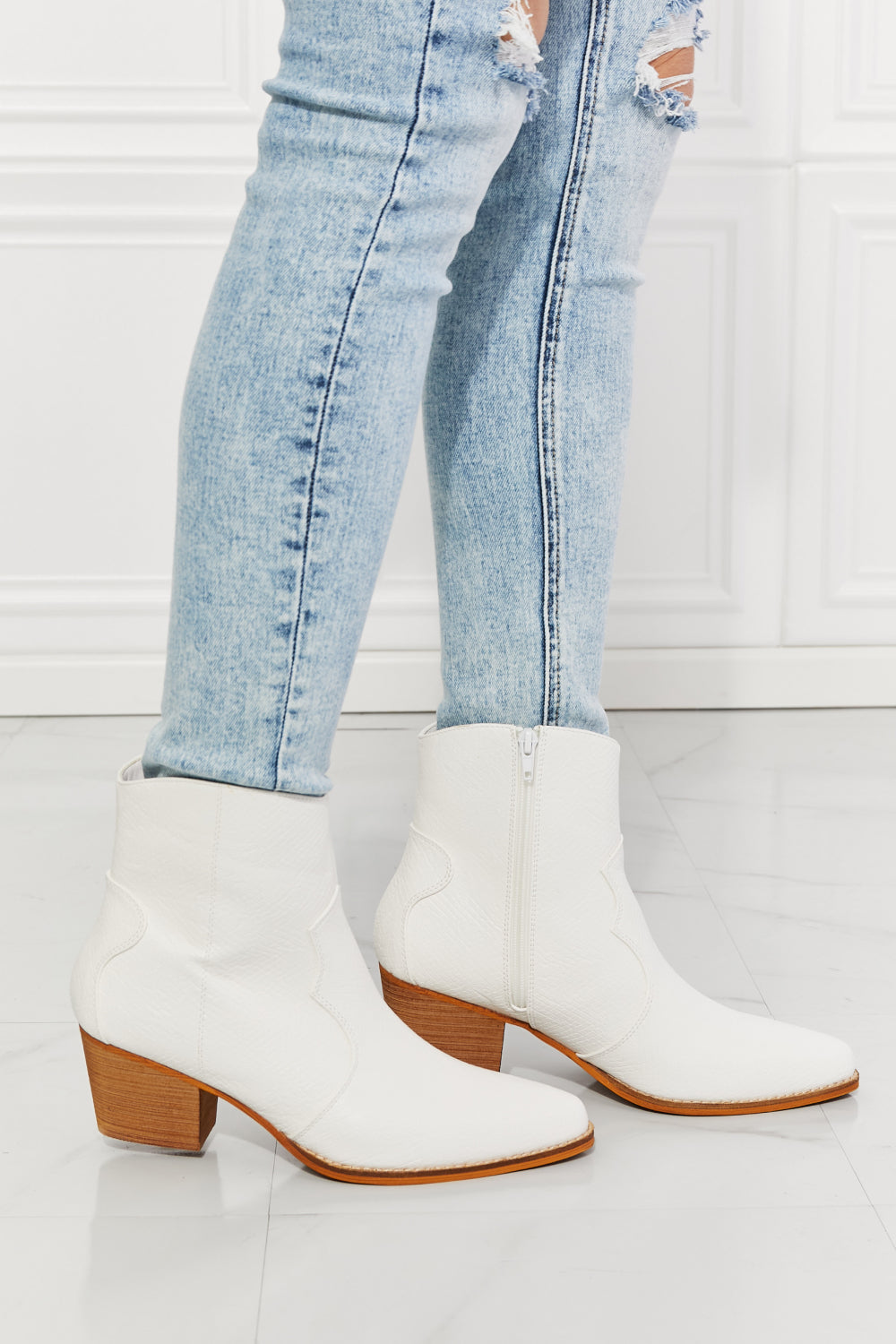 MMShoes Watertower Town Faux Leather Western Ankle Boots in White Trendsi