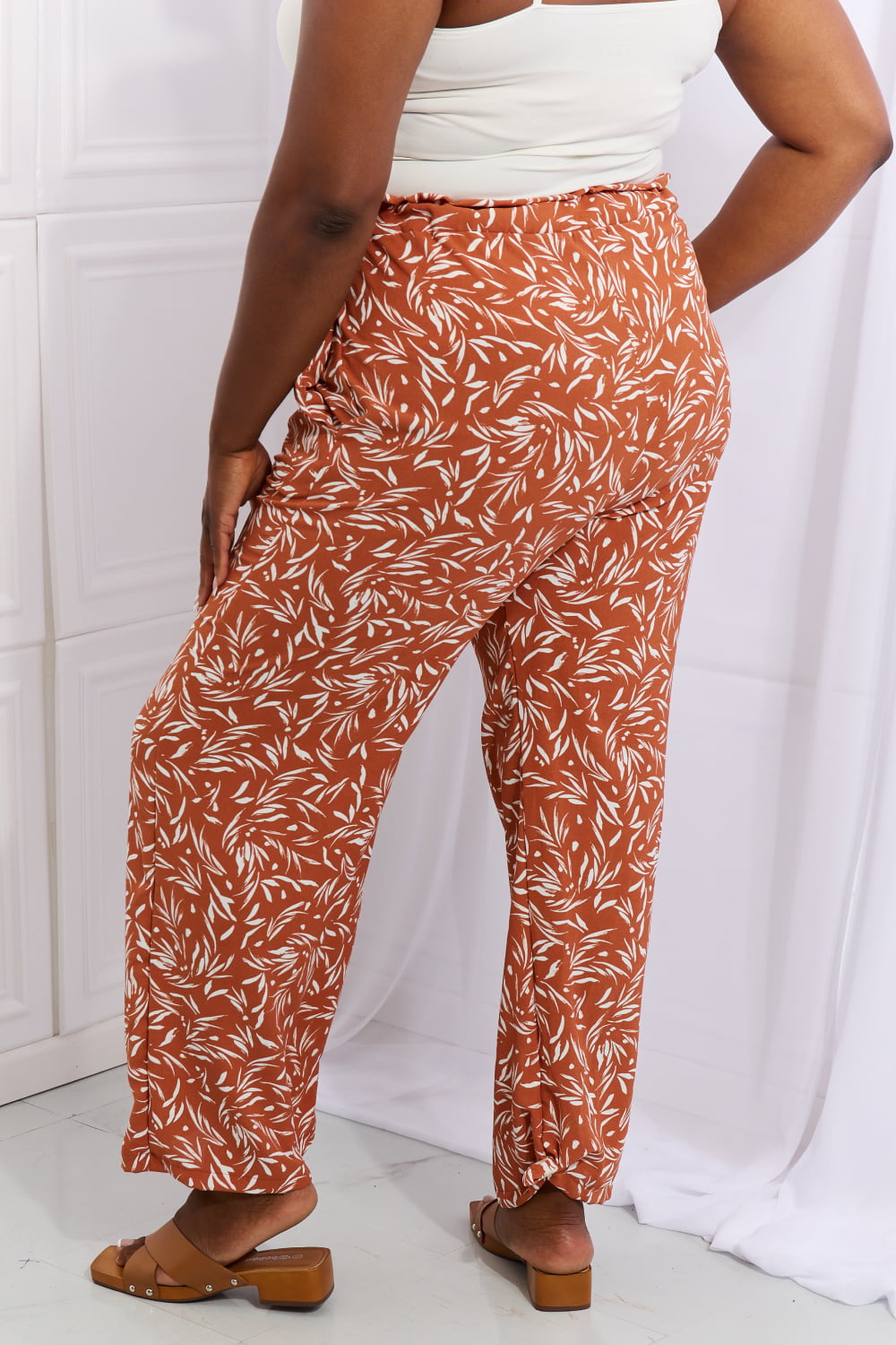 Heimish Right Angle Full Size Geometric Printed Pants in Red Orange Trendsi