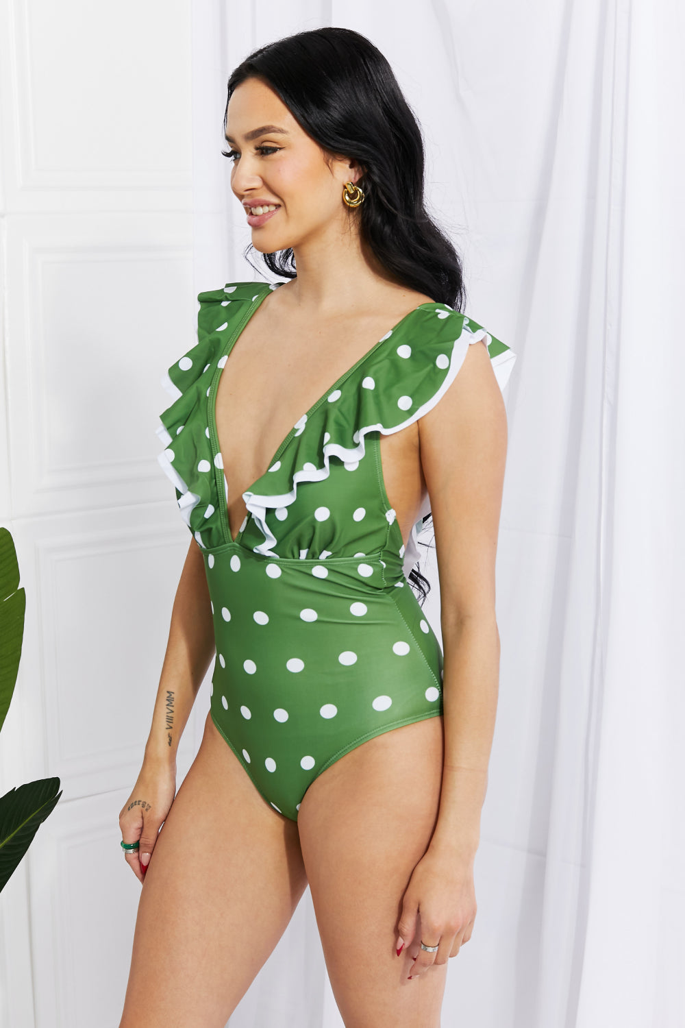 Marina West Swim Moonlit Dip Ruffle Plunge Swimsuit in Mid Green Trendsi