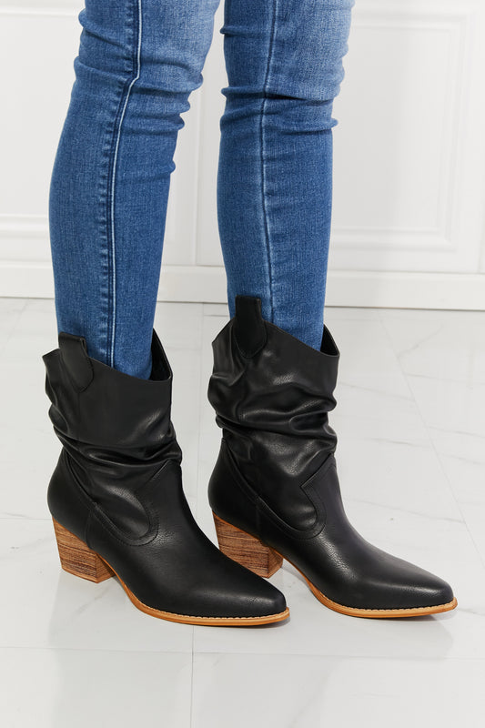 MMShoes Better in Texas Scrunch Cowboy Boots in Black Trendsi