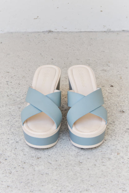 Weeboo Cherish The Moments Contrast Platform Sandals in Misty Blue Trendsi