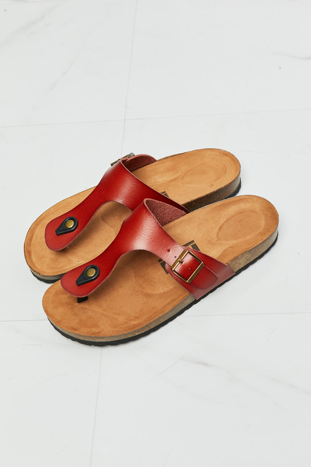 MMShoes Drift Away T-Strap Flip-Flop in Red Trendsi