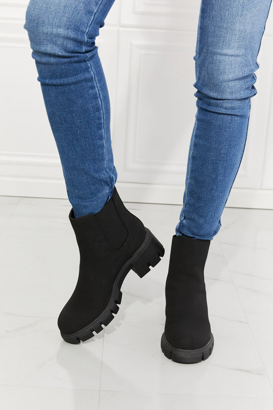 MMShoes Work For It Matte Lug Sole Chelsea Boots in Black Trendsi
